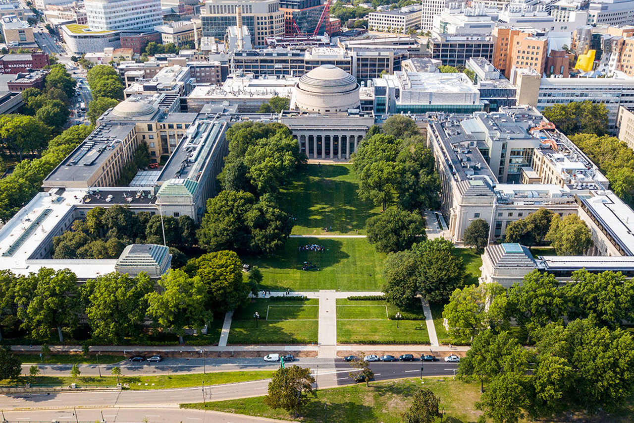 mit campus self guided tour