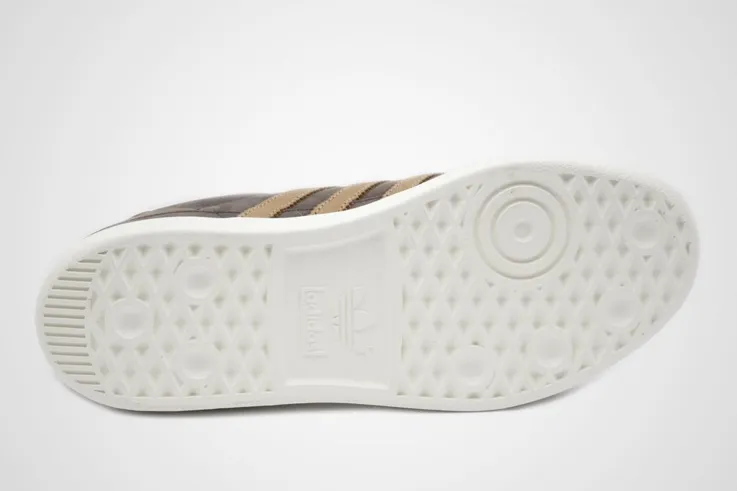 Video: Beer-Proof Adidas sneakers... YES PLEASE! 7