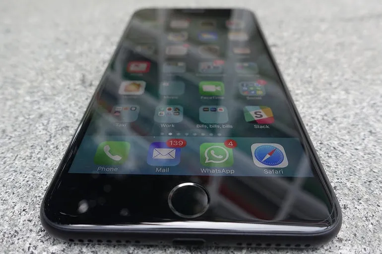 Top 8 things we want to see from the upcoming iPhone 8... 2