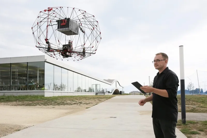 Video: Origami-inspired delivery drone... 5
