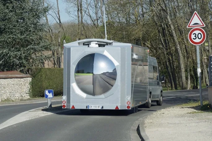 A 360-degree rotating caravan: The Scarabane!! 11