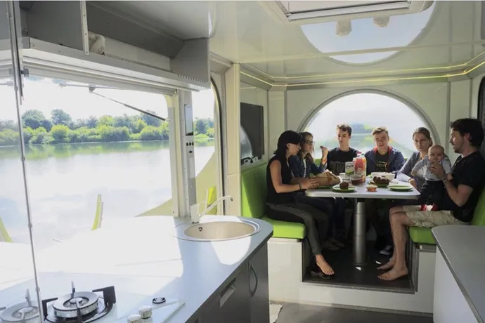 A 360-degree rotating caravan: The Scarabane!! 9