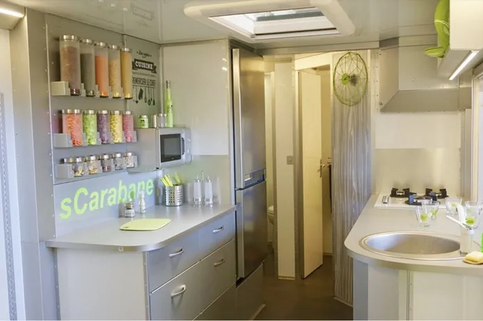 A 360-degree rotating caravan: The Scarabane!! 5