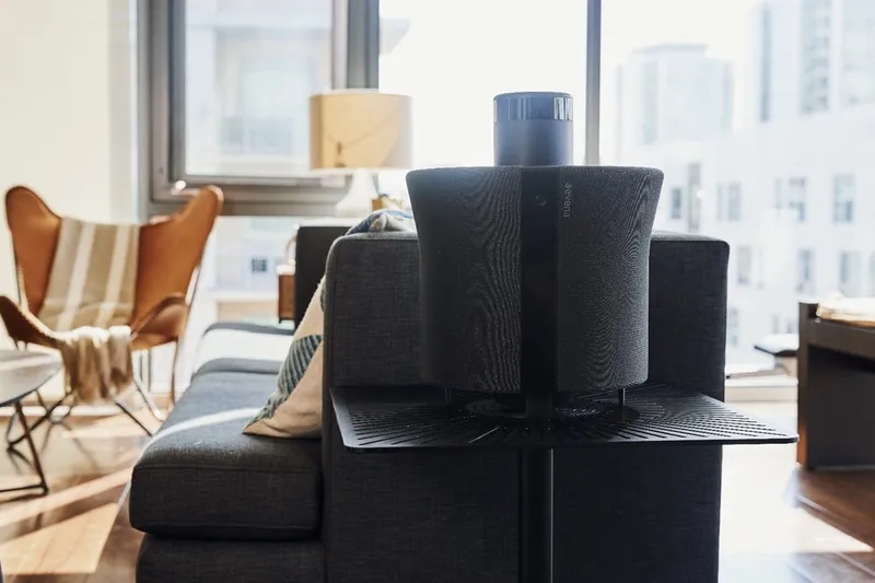 Video: Security drone that roams your home on its own... 4