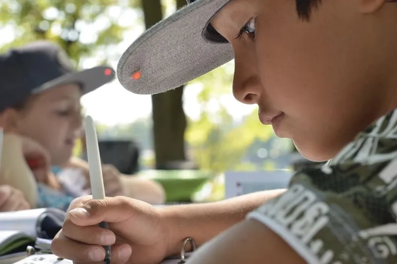 Video: This hat measures your brainwaves to keep you focused!!