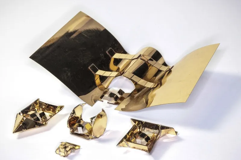 Video: Origami-like transforming robots uses folding exoskeleton! 0