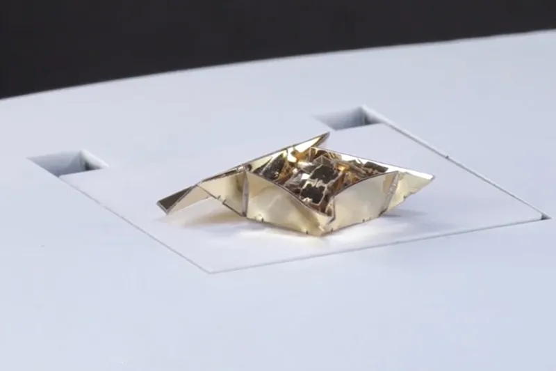 Video: Origami-like transforming robots uses folding exoskeleton! 1