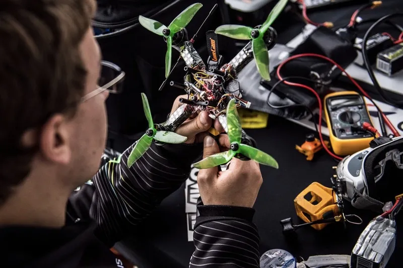 Video: Red Bull crosses-over into Drone Racing 23