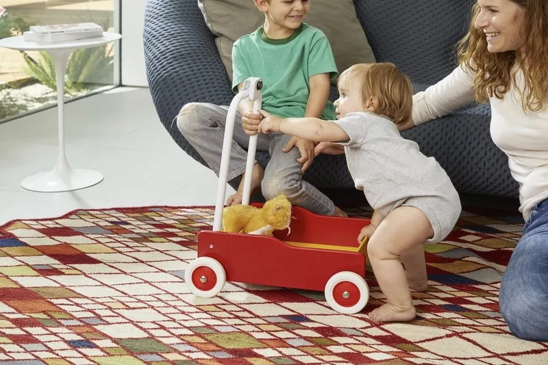 Video: Google's Clips camera can be your photographer 2