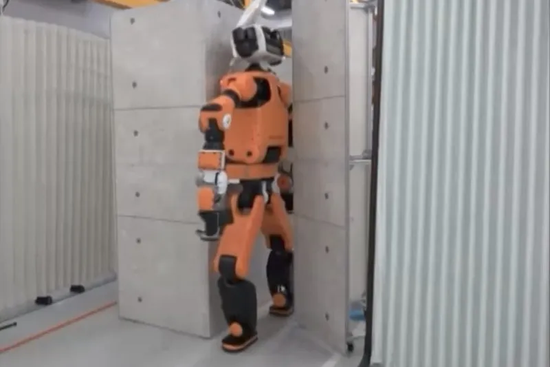 Video: Honda reveals a new robot at IROS conference! 1