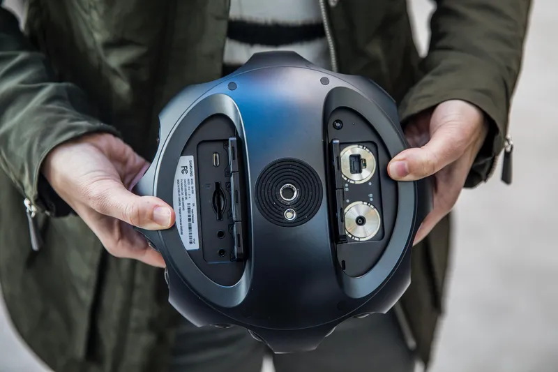 Intorducing Samsung's new 360 Round camera 3