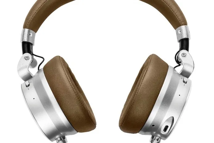 These headphones feature a working VU meter on the outside!! 3