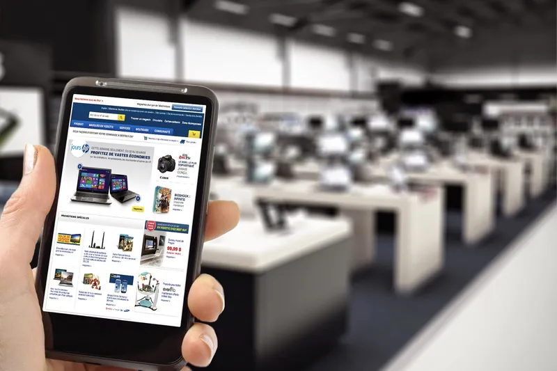 Online shopping is taking over retail 0