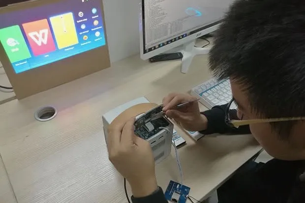 Xgimi takes on the big boys with a portable projector 4