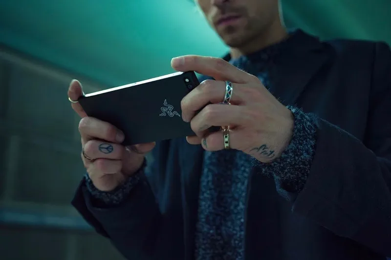 Video: Razer's smartphone is built for mobile gamers 4