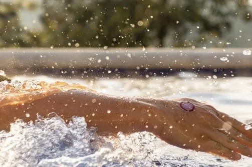 A Temporary tattoo that warns you when you've gotten too much sun 2