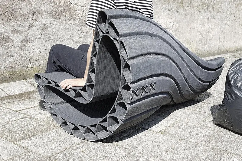 3D-Printer plastic bags become urban furniture