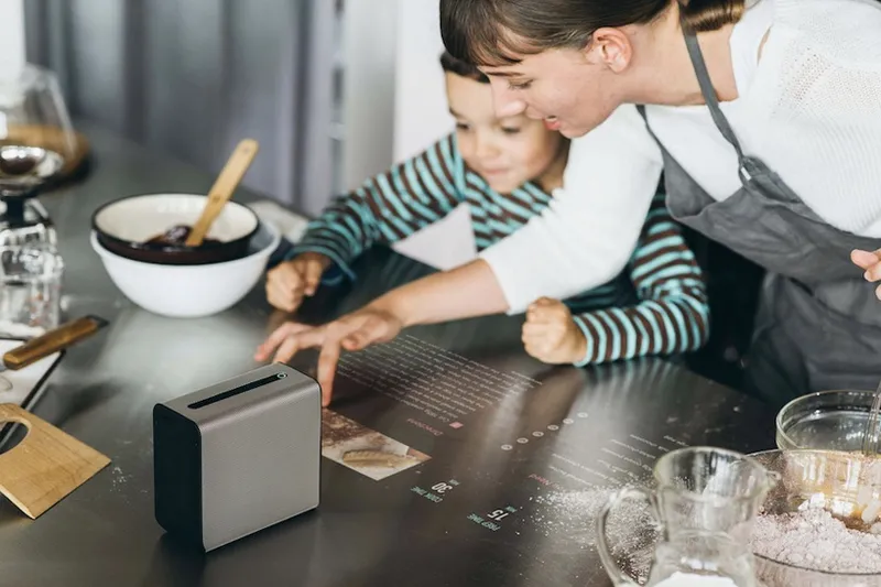 Video: Sony's Xperia Touch projects against walls and floors !