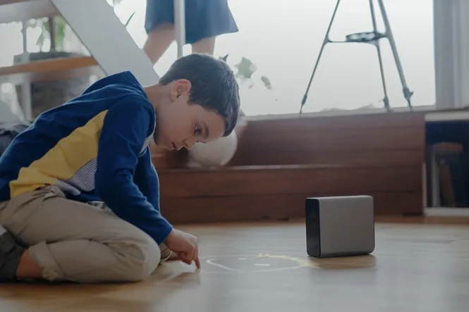Video: Sony's Xperia Touch projects against walls and floors !