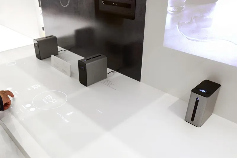Video: Sony's Xperia Touch projects against walls and floors !