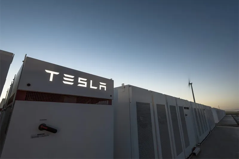 Tesla launches biggest lithium-ion battery set in South Australia 0