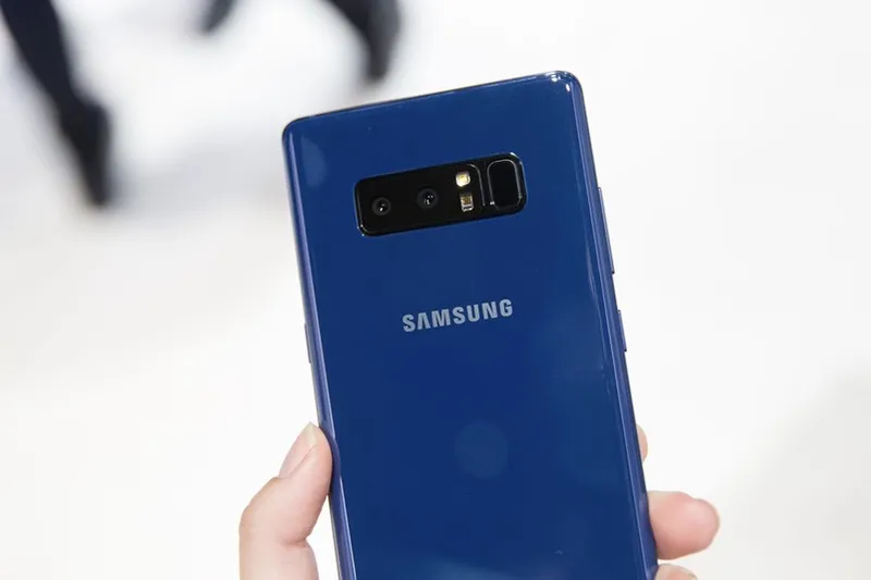 Samsung's latest battery tech could eliminate social-media anxiety!!