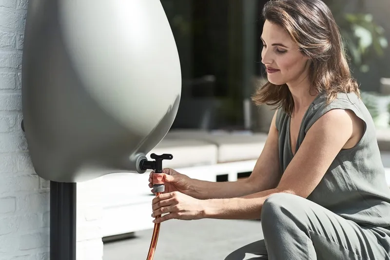 A simple product that supplies free water 0