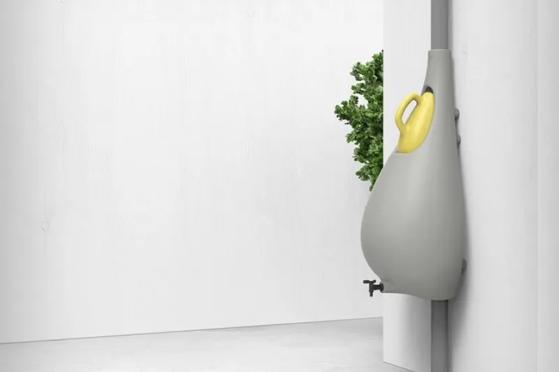 A simple product that supplies free water 3