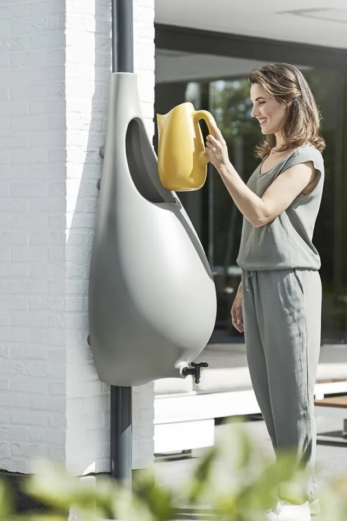 A simple product that supplies free water 4