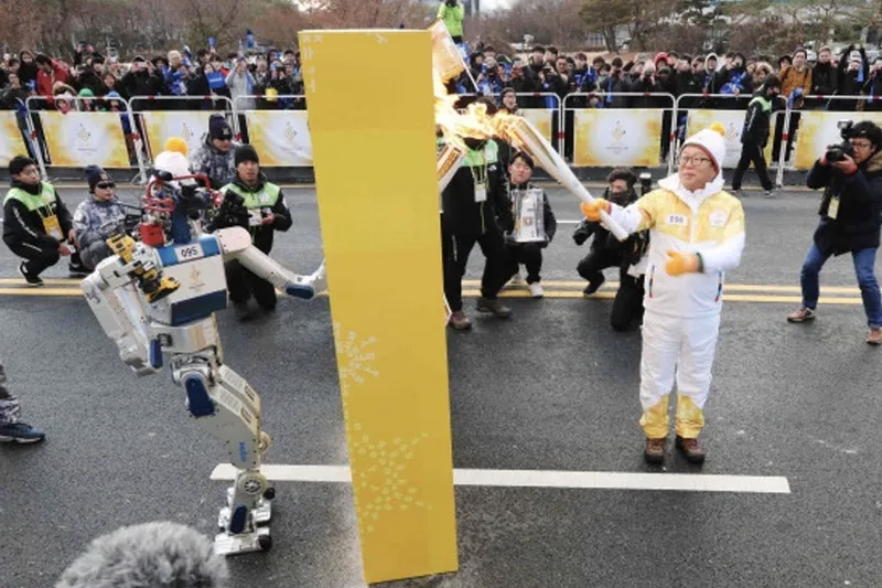 Robot carries the Olympic tourch in South Korea 2