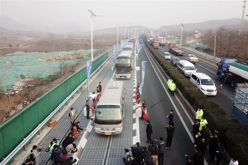 Video; Introducing the world's first solar highway in China