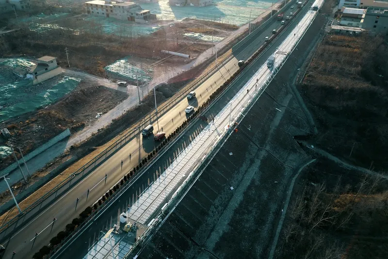 Video; Introducing the world's first solar highway in China