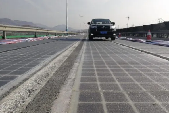 Video; Introducing the world's first solar highway in China