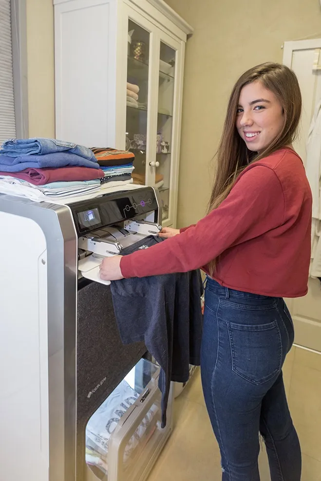 Video: Hate folding clothes, do not fear, cause FoldiMate is here