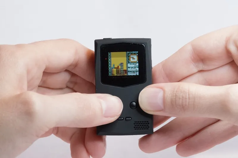Video: Pocketsprite game console takes gaming wherever you go.