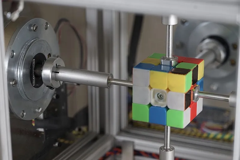 Video This robot solves a Rubik's cube in 0.38 seconds