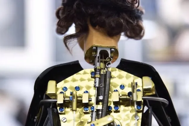 Video : Building ancient robots with ingenious traditional engineering