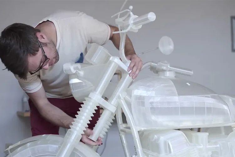 An Artist 3D Prints his Own Motorbike!! 0