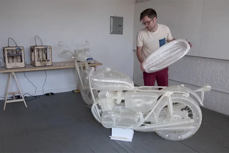 An Artist 3D Prints his Own Motorbike!! 1