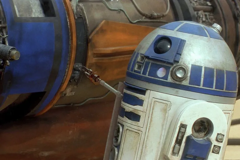R2-D2 sells at an auction for $2.75 Million!! 1