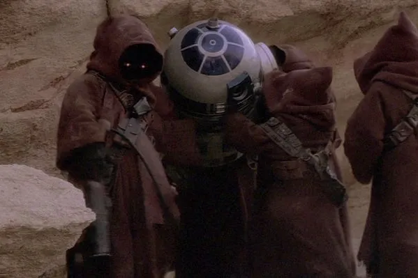 R2-D2 sells at an auction for $2.75 Million!! 0