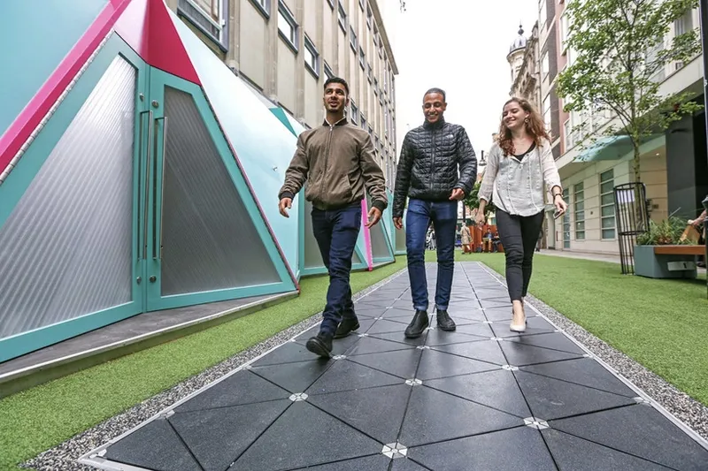 Pavegen Walkway in London turns people's footsteps into electricity!! 0