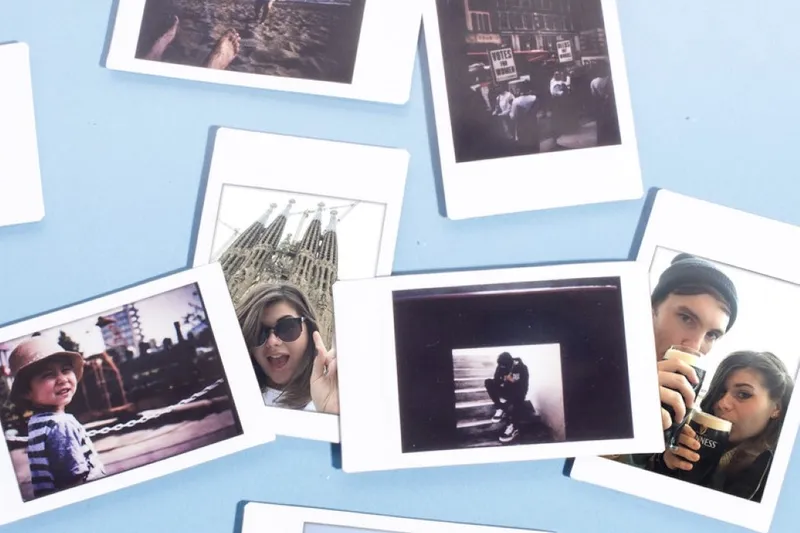 This gadget turns your smartphone into a polaroid camera!!