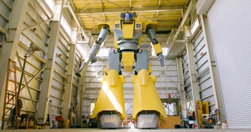 This guy claims to have built the world's largest robot