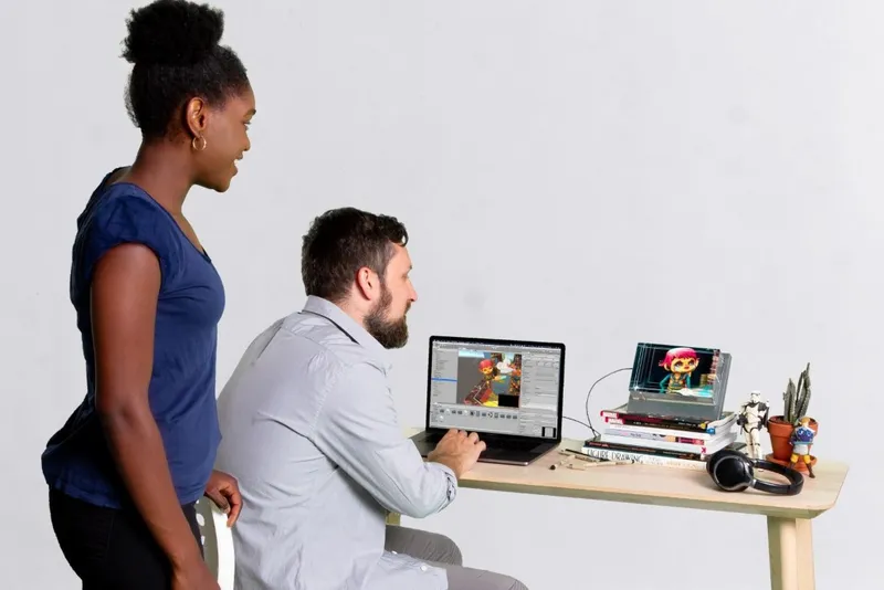 This Is A Gadget That Makes Hologram a Reality