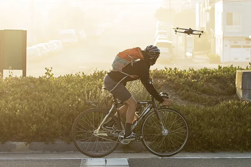 Hands-free drone that autonomously follow you around!! 0