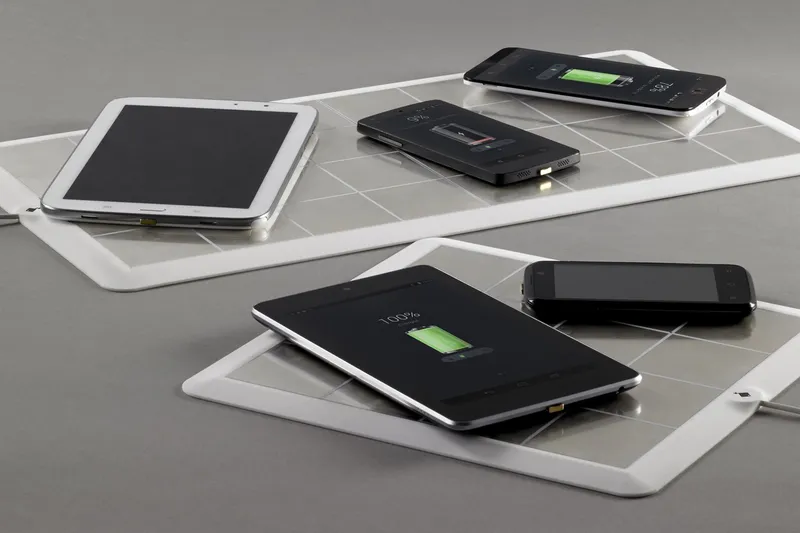 Video: Check out this sticker that wirelessly charge your smartphone or tablet!!