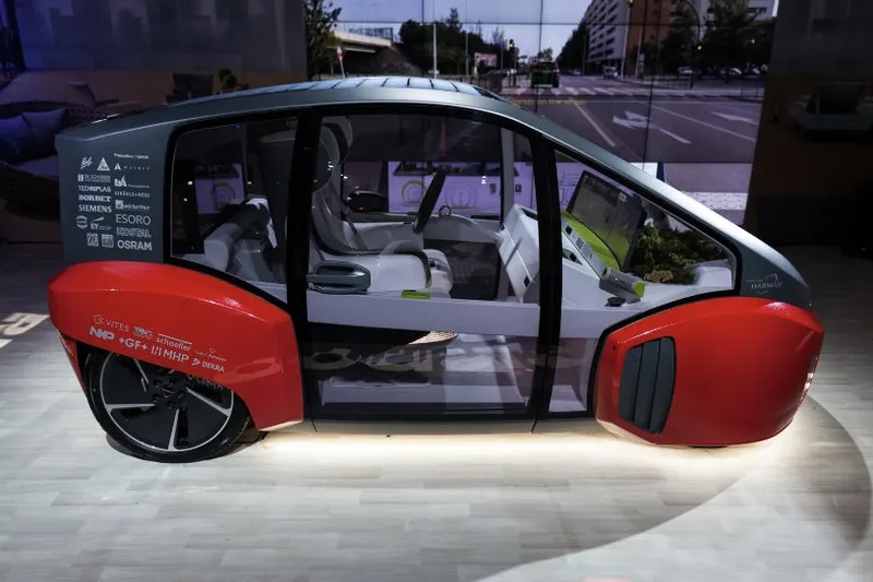 Video: Rinspeed Oasis car features a garden!!