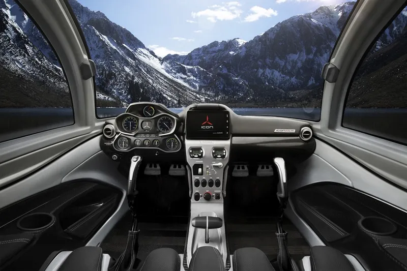 Video: The Icon A5 Aircraft features foldable wings! 8