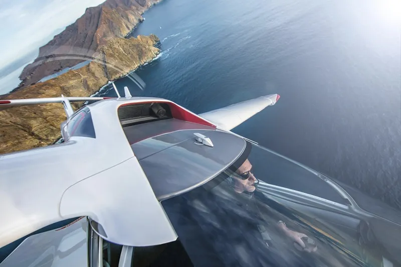Video: The Icon A5 Aircraft features foldable wings! 5